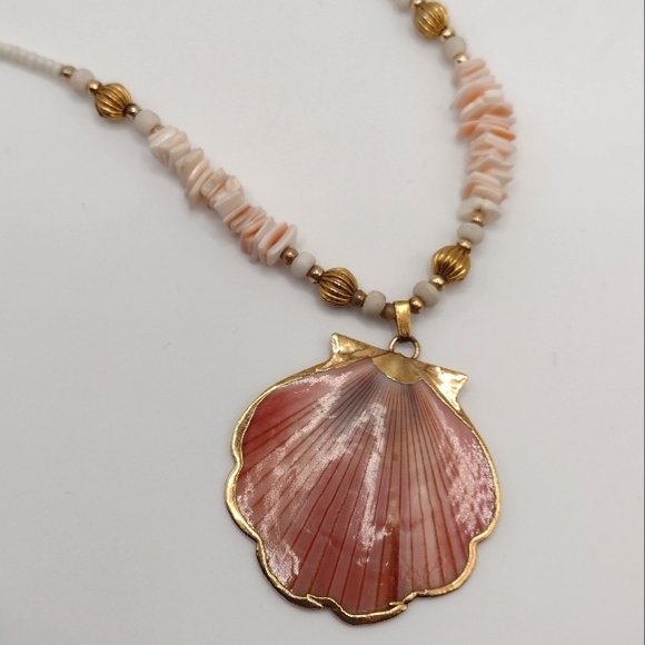 Beautiful Natural Pink Gilded Seashell Necklace, Awesome Mermaidcore! - Picture 4 of 9